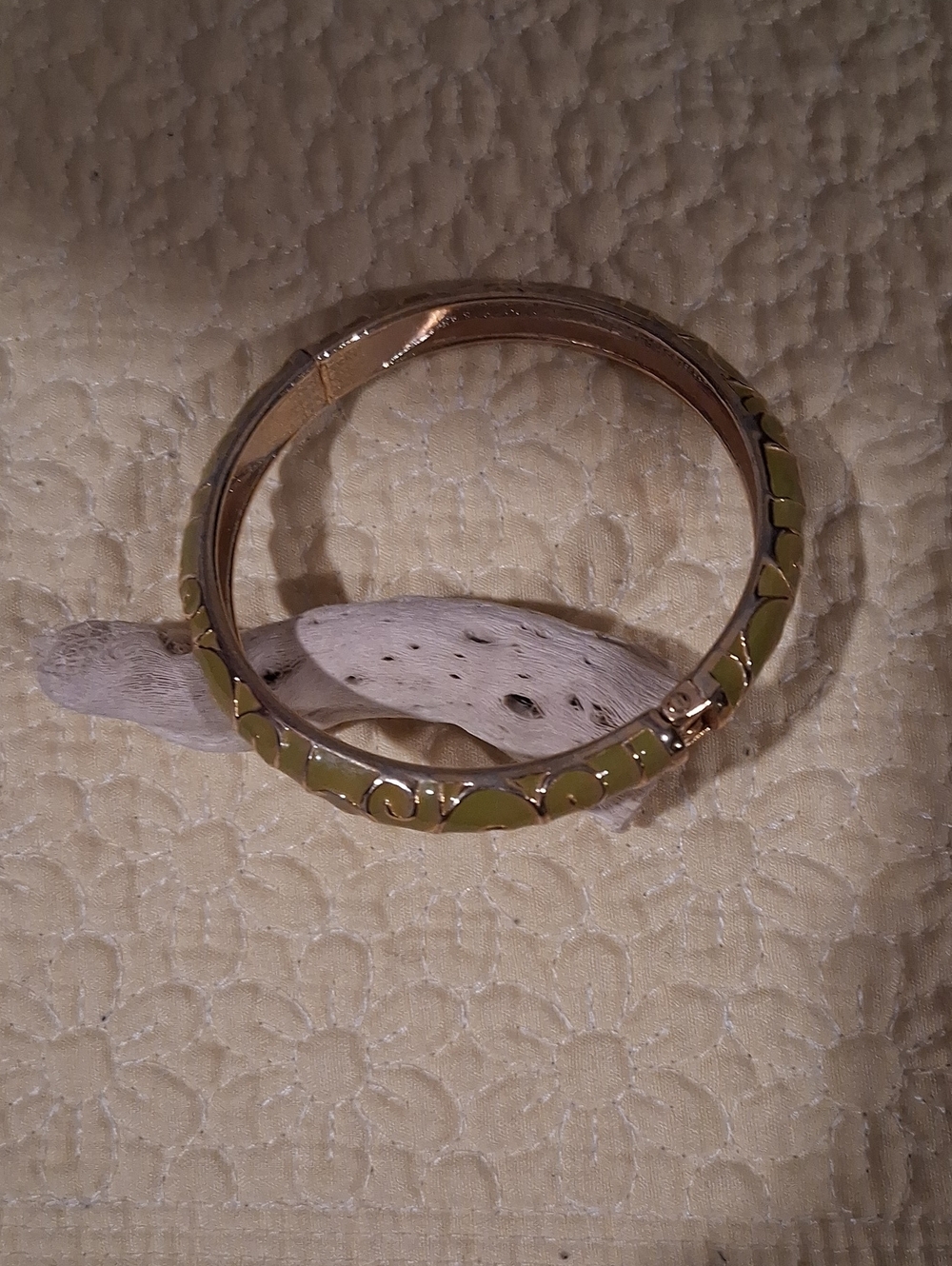 Gold-Tone Women's Decorative Bangle Clamper Bracelet